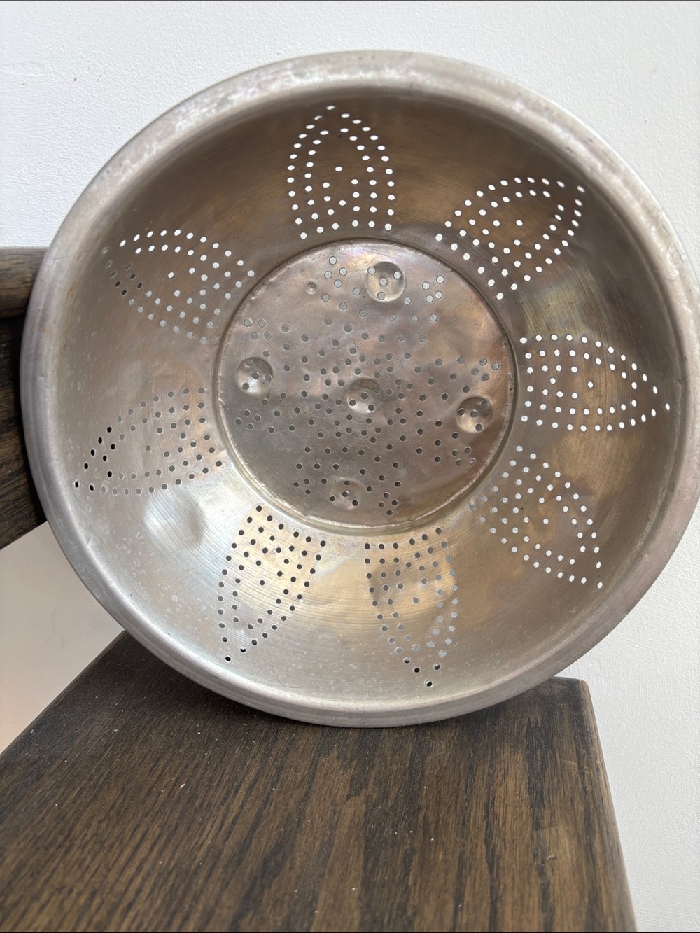Vintage sunflower design colander/strainer, aluminum